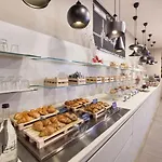 Bhotel