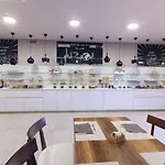 Bhotel Отель