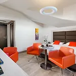 Bhotel