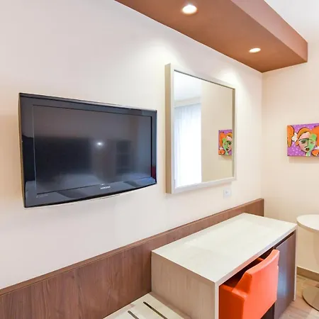 Bhotel Hotel 4*