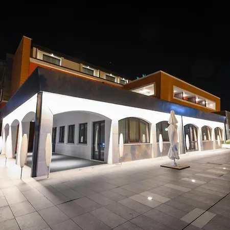 Bhotel لاغونيغرو
