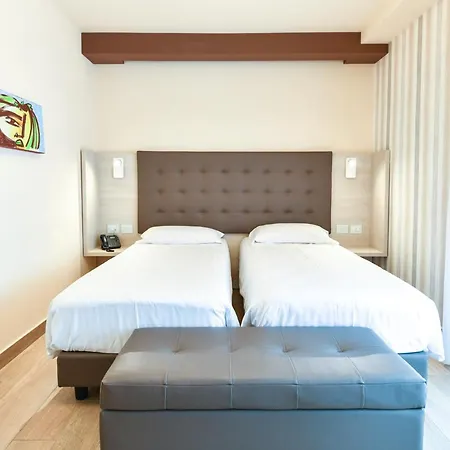 Hotel Bhotel 4*