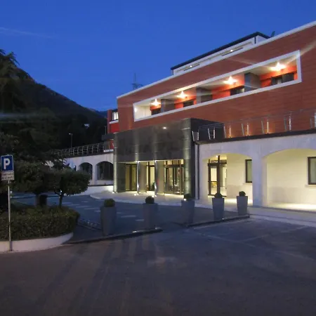 Bhotel فندق 4*