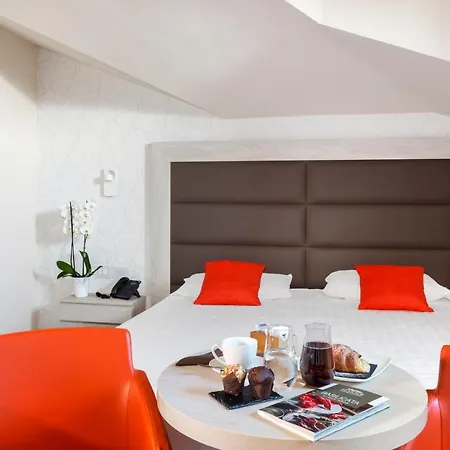 Hotel Bhotel 4*
