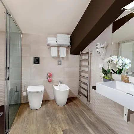 Bhotel Hotel 4*