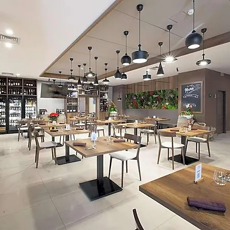 Hotel Bhotel 4*