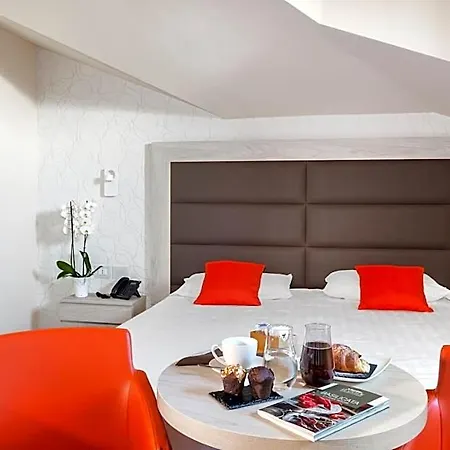 Bhotel لاغونيغرو