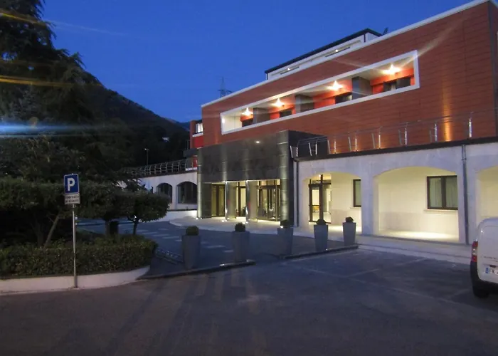 Bhotel Hotel 4*